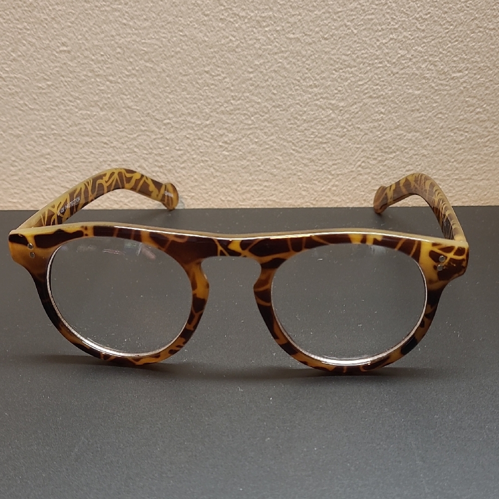 Tortoise Shell Pattern Glasses